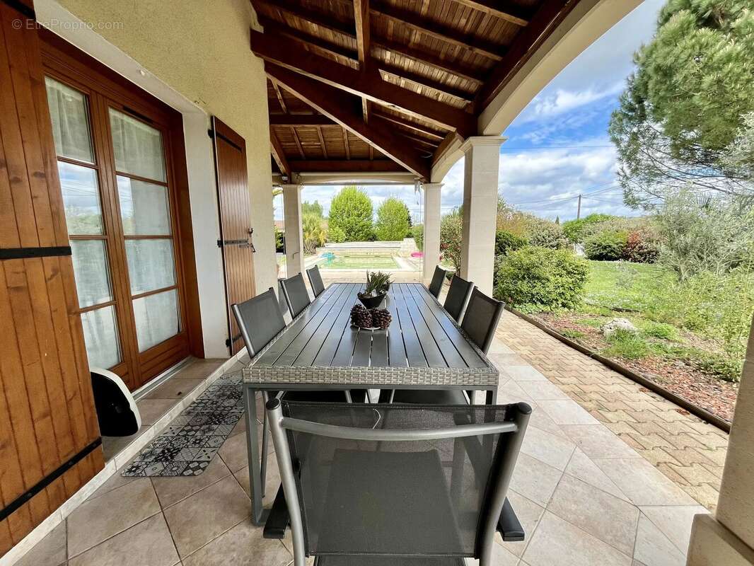 Maison spacieuse de 3 chambres avec jardin et piscine - photo 5