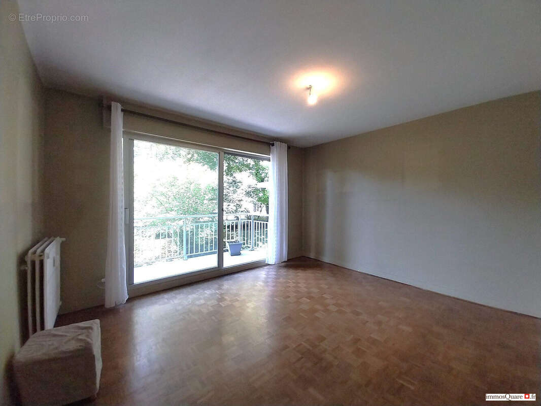 Salon - Appartement à MEYLAN