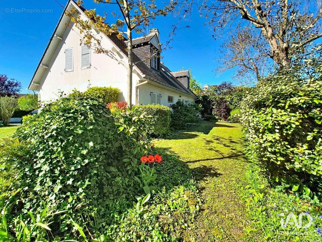 Photo 1 - Maison à CHAMBOURCY