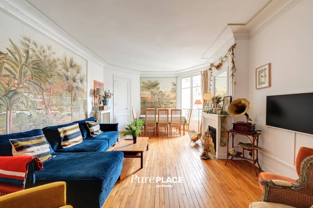 Appartement à PARIS-16E