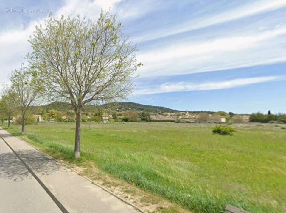 Terrain à VILLELAURE