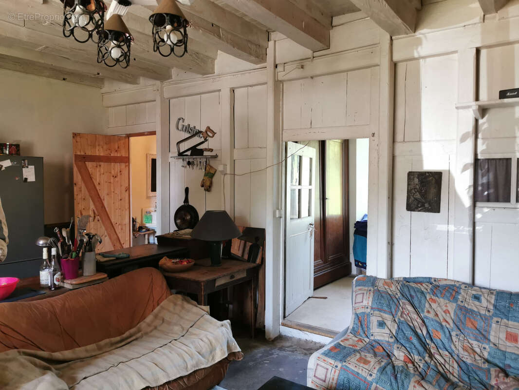 Longère avec dépendances - photo 9