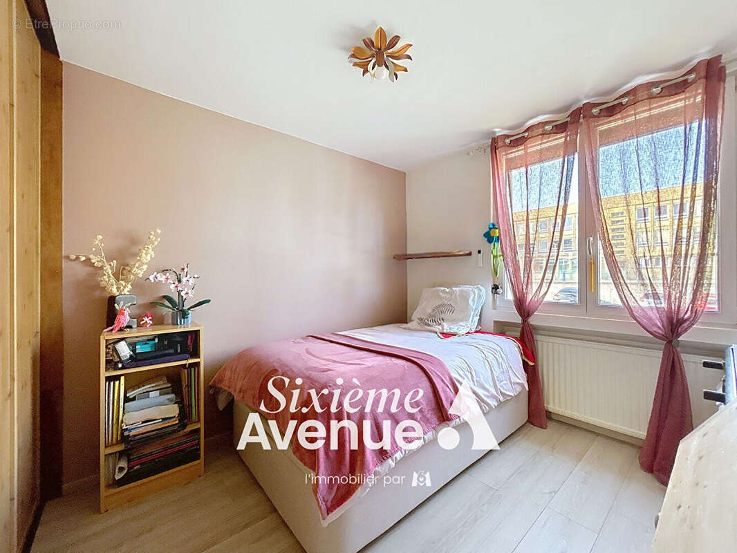 Appartement à DECINES-CHARPIEU