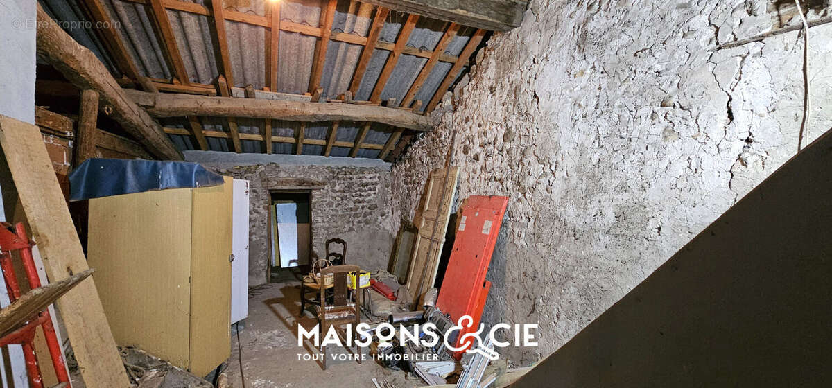 Maison à CHAZEY-SUR-AIN