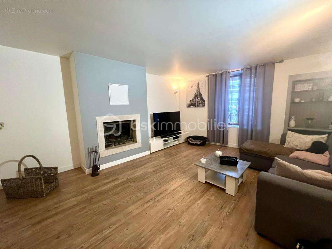 Maison à PRUNAY-LE-GILLON