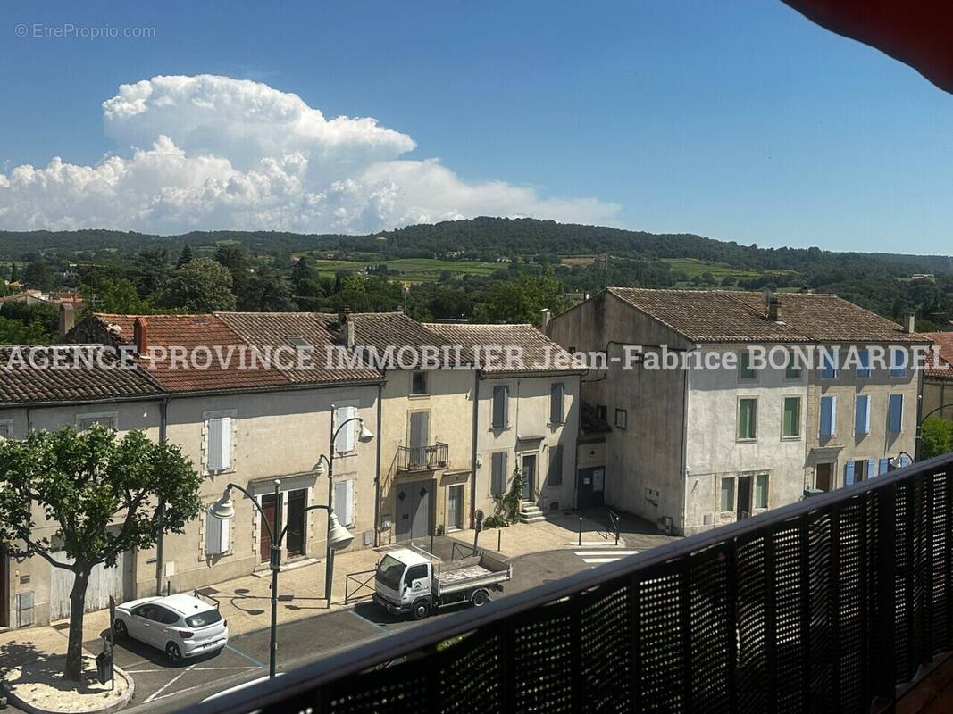 Appartement à VALREAS