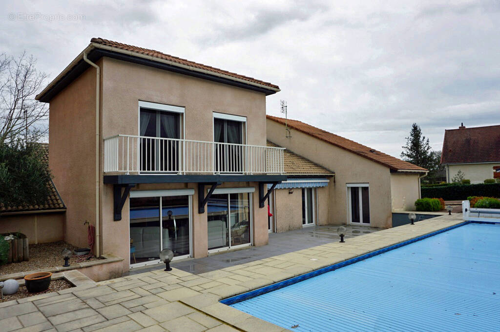 Maison à PARAY-LE-MONIAL