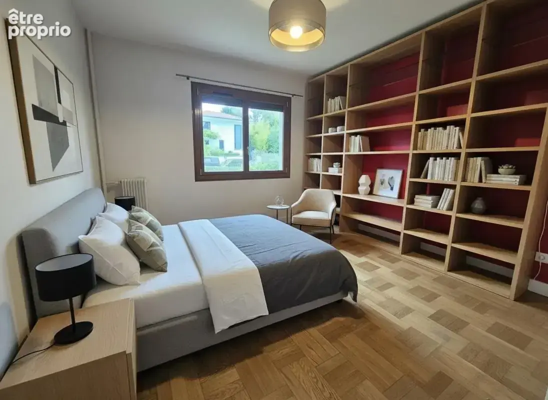 Vaucresson-5 pces 125m²-3 chb-cave-parking- sans vis a vis-gare a pied - photo 5