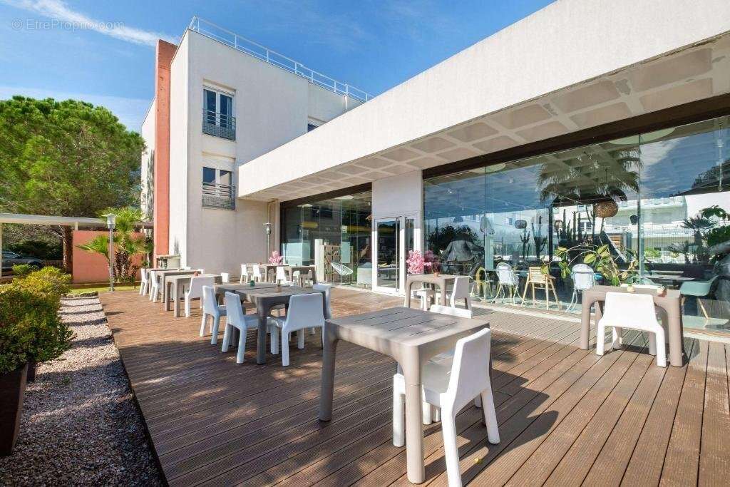 INVESTISSEMENT LOCATIF  ANTIBES  Résidence Le Maestria - 6.81 % de rentabilité - photo 6