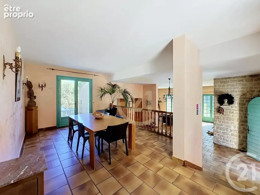 Maison 9 pièces 265 m² à vendre à Bagnols-Sur-Ceze (30200) - photo 6
