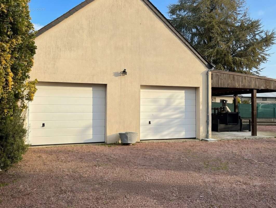 Maison à LONGUE-JUMELLES