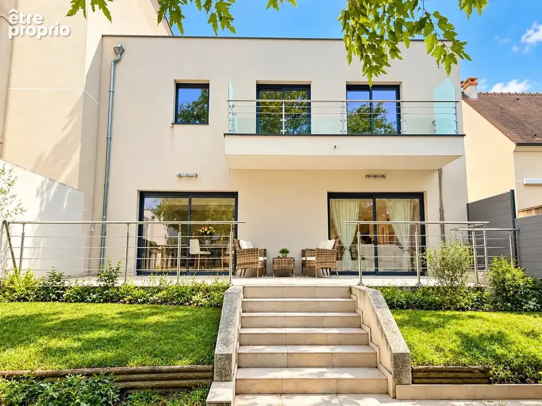 Joinville-le-Pont, Maison moderne avec terrasses et jardin - photo 1