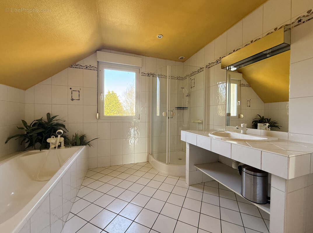 Maison à CONTREXEVILLE