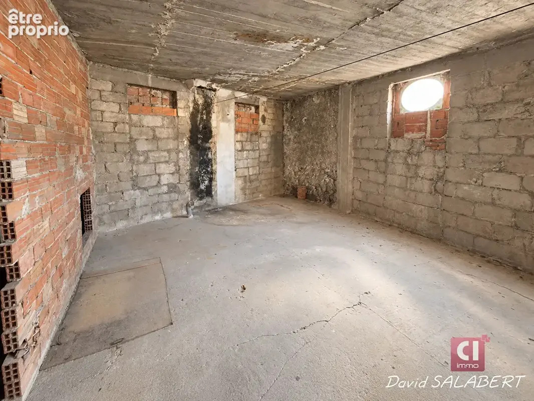 À vendre ? brignoles centre ? immeuble mixte d'environ 325 m² avec local loué, appartement, grenier, cour et terrasse - photo 14