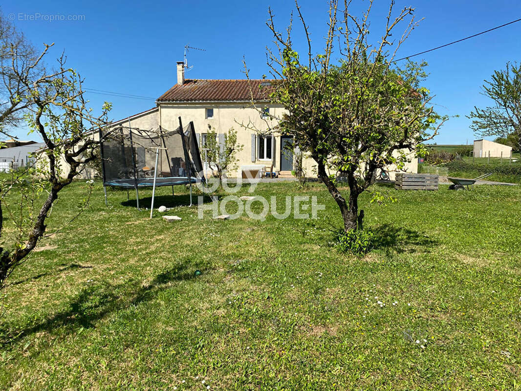 Maison à FONTENAY-LE-COMTE