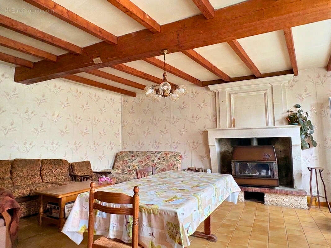 Maison à SAINTE-SEVERE