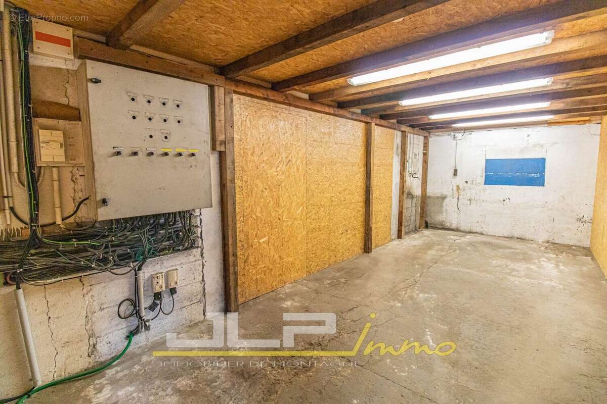 Commerce 171 m² à Megeve  - photo 7