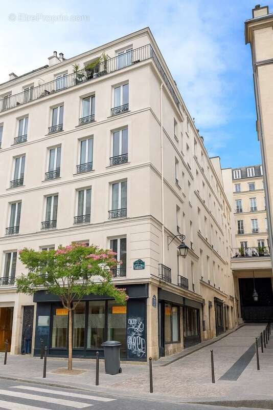 Appartement à PARIS-3E