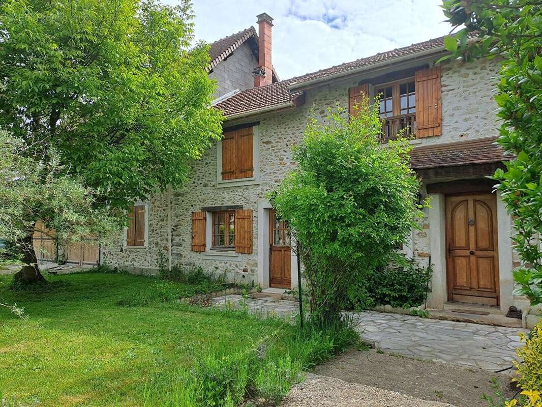 Maison à SAINT-CYR-SOUS-DOURDAN