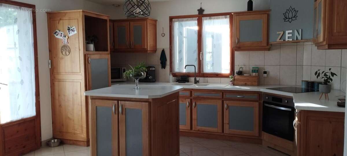 Maison à NEUREY-LES-LA-DEMIE