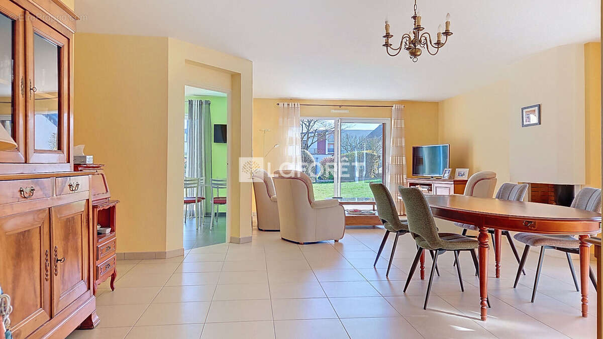 Maison à NOYAL-SUR-VILAINE