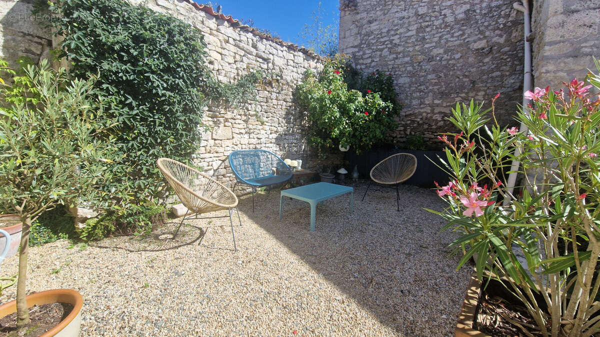 Maison à SAINT-GELAIS