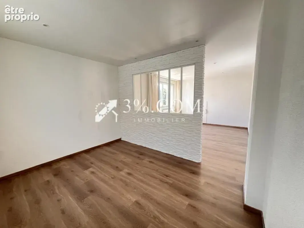 3%COM Magnifique appartement F3 87m2 rénové avec cave et gar - photo 14