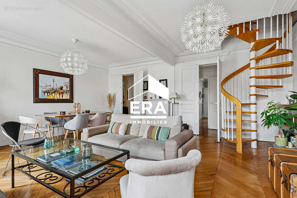 Appartement à PARIS-17E