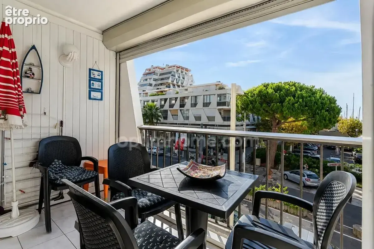 La grande-motte (34280) – studio cabine avec coin nuit – 31,59 m² – balcon – vue mer & port – exposition sud – ascenseur - photo 2