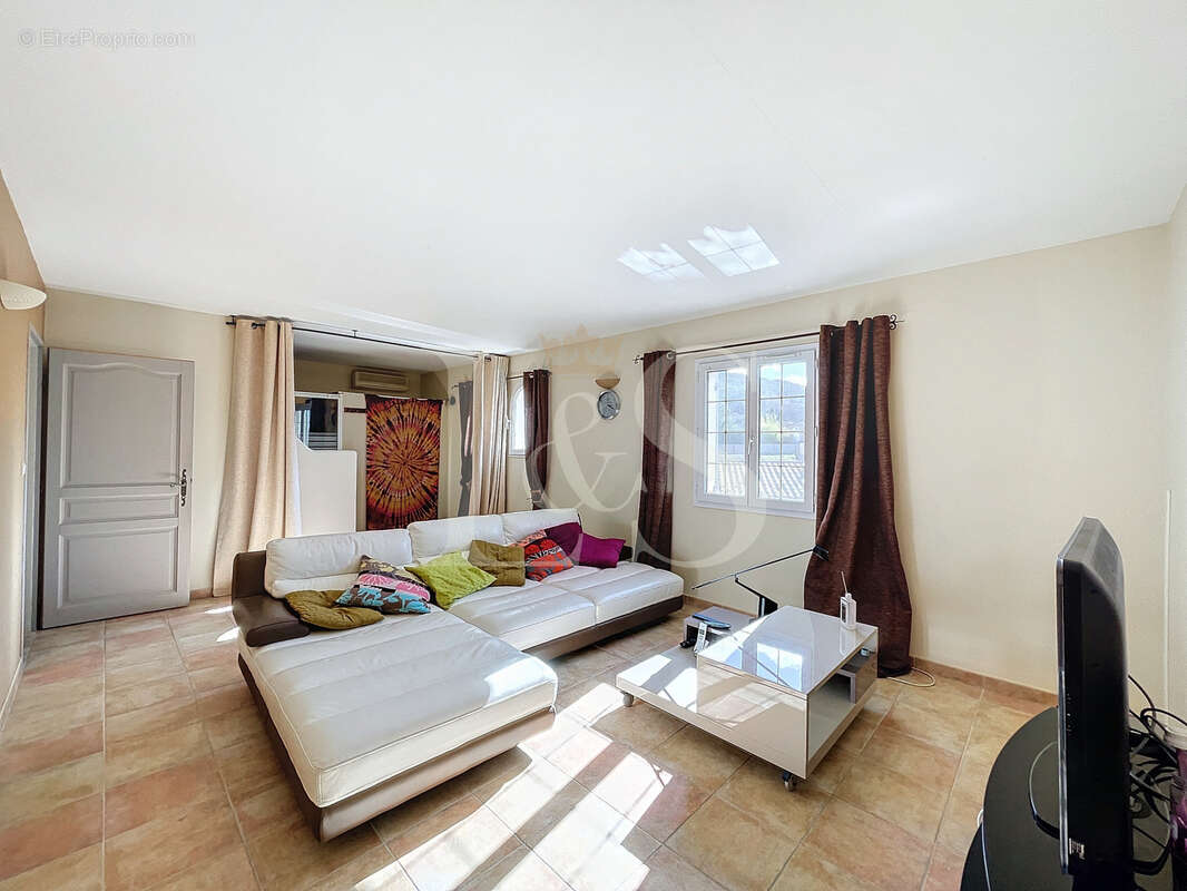 Maison à VAISON-LA-ROMAINE