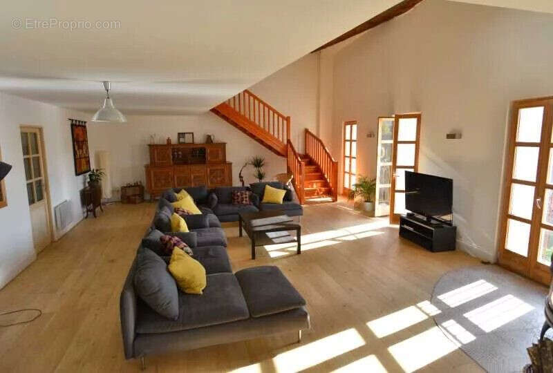 Maison 478 m² à Roquebrun  - photo 3
