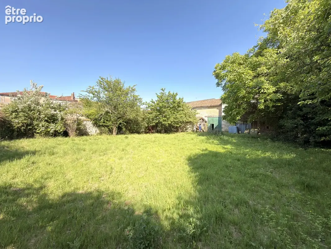 Superbe propriété rénovée avec potentiel de gîte, grande grange et terrain séparé - photo 3