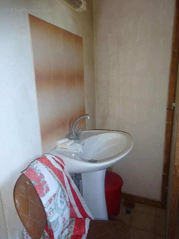 Cahors au nord Maison en pierre avec dépendances - photo 8