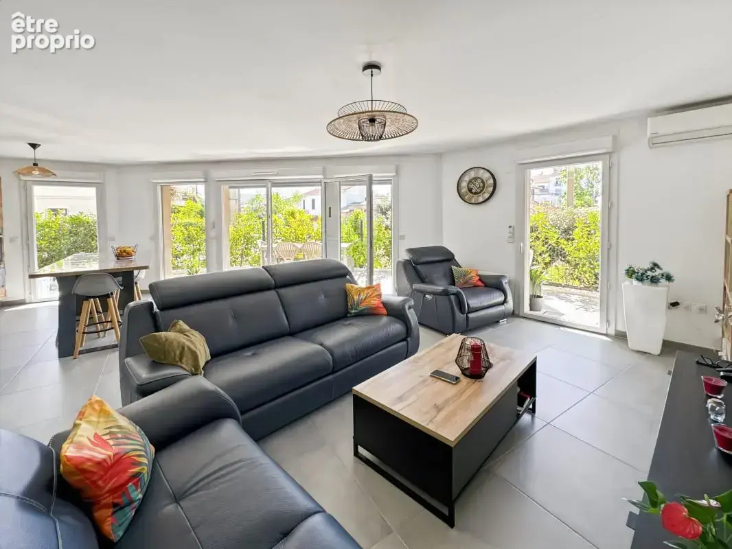 A 200 m des plages, au calme, magnifique T3 de 76 m2 + garage + parking de 17 m2 boxable - photo 3