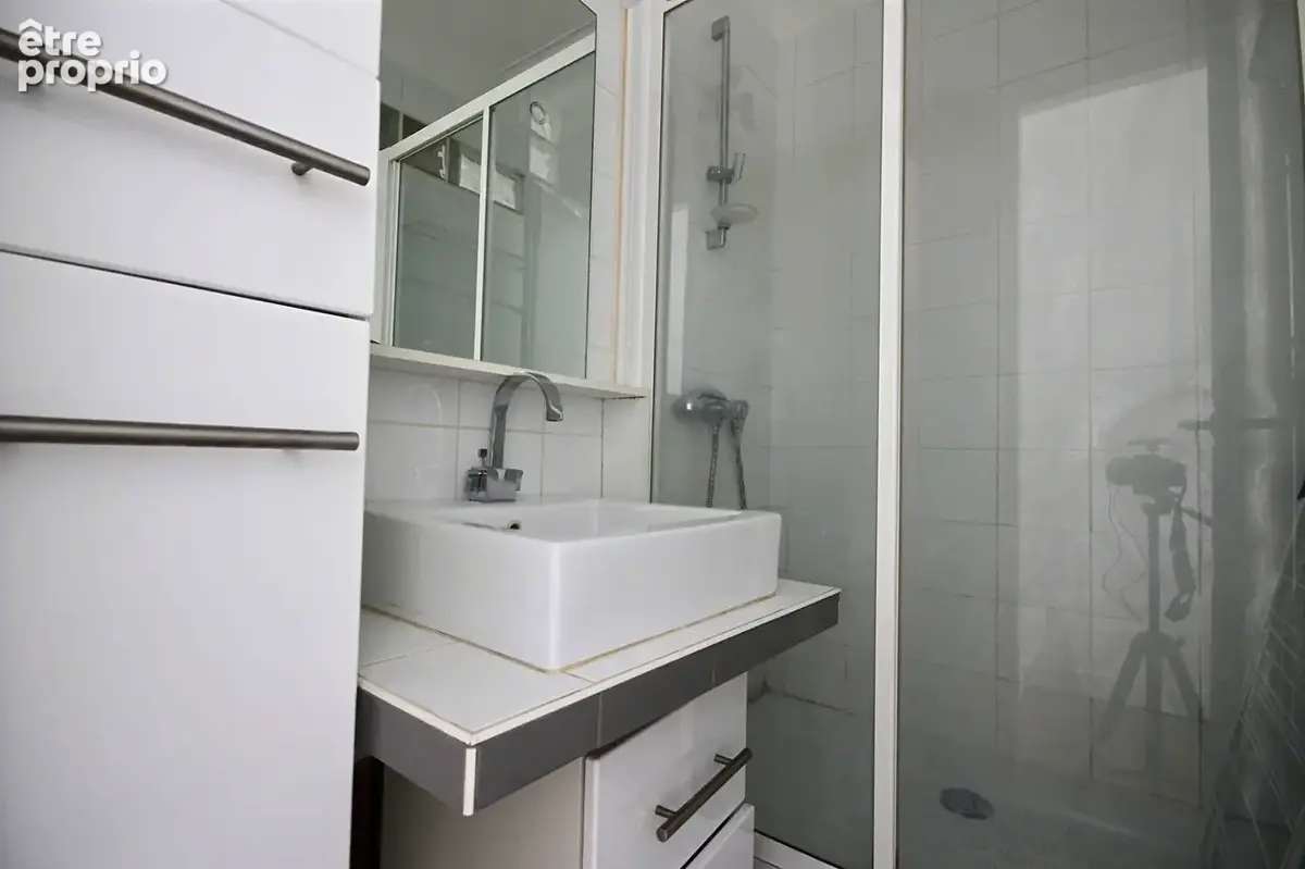 PARIS 18e - Rue Durantin - Abbesses - 2 pièces - 39,88 m² - Cave - photo 5