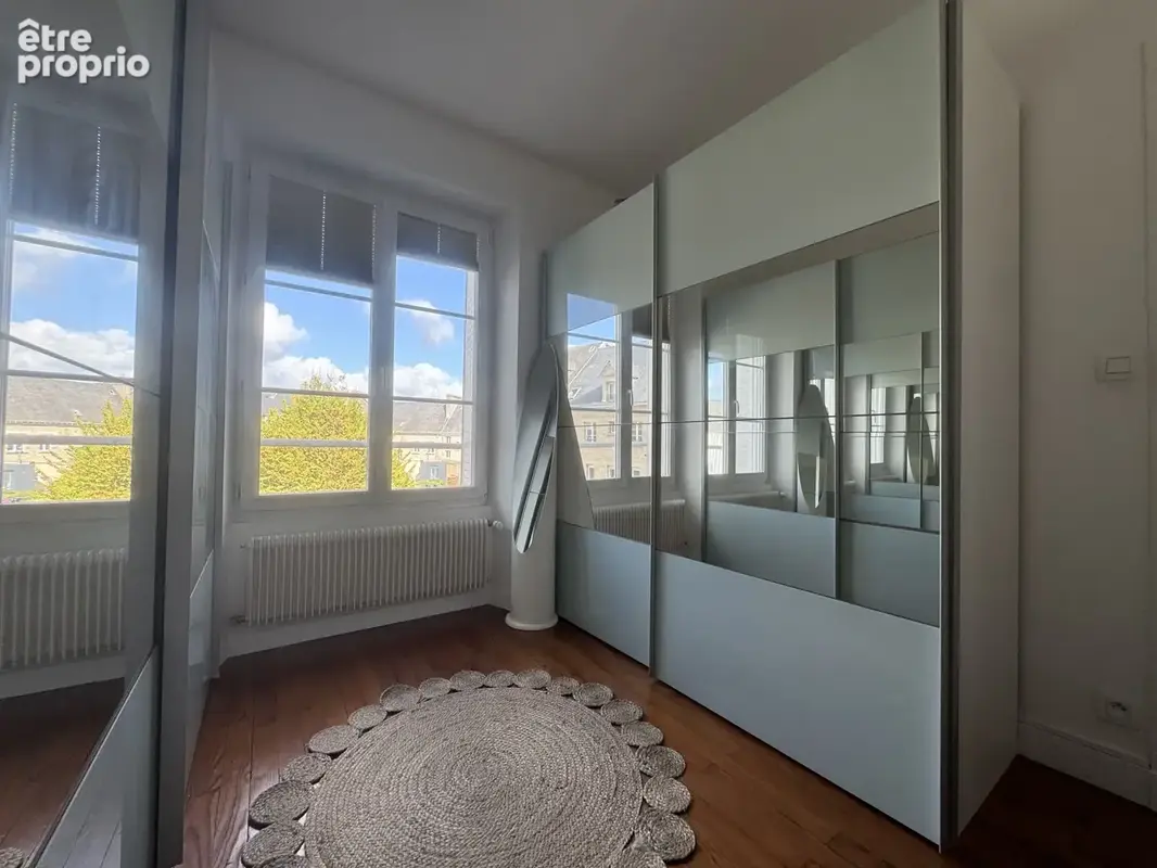 Jolie maison de ville avec 5 chambres, terrasse et stationnement privatif ! - photo 18
