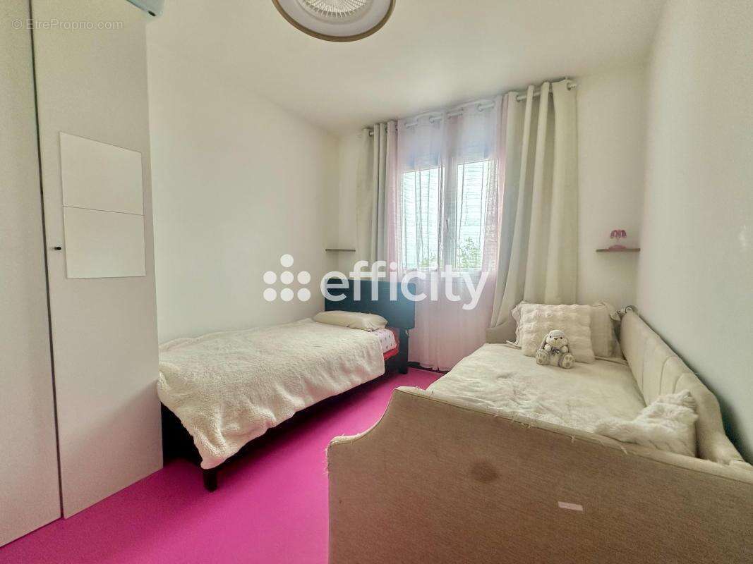 Appartement à VALLAURIS