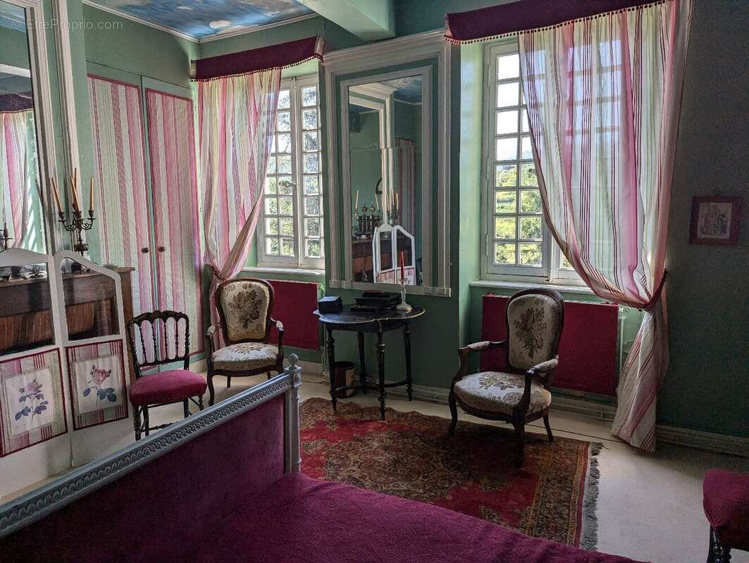 Manoir du XVIIe siècle sur 14500 m² de terrain - photo 11