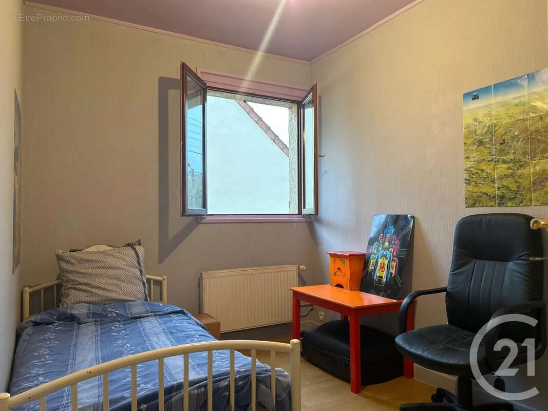 Maison à IVRY-LA-BATAILLE