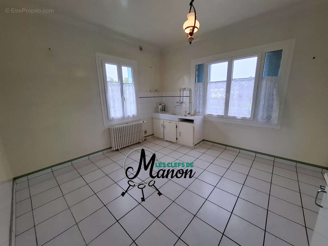 Maison à SAINT-SORNIN-LEULAC