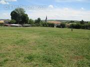 Terrain à COURCELLES-CHAUSSY