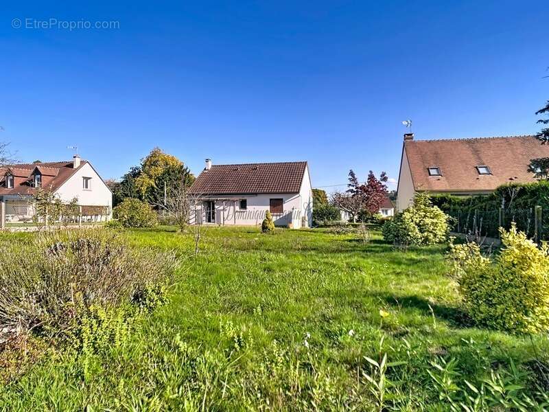 Maison à LA CHARTRE-SUR-LE-LOIR