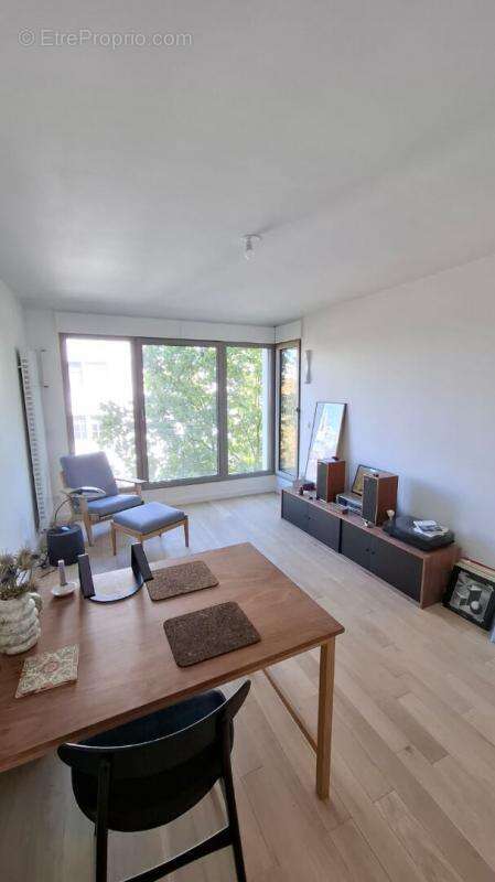 Appartement à PARIS-20E