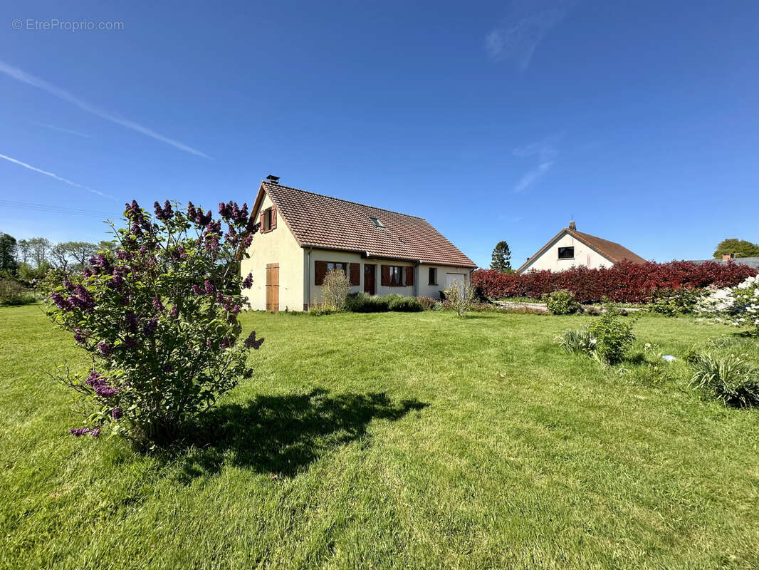 Maison à NOTRE-DAME-D'ALIERMONT