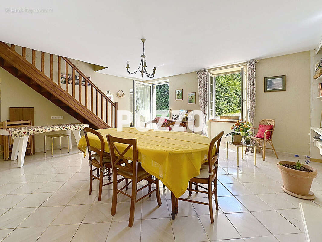 Maison à SAINTE-PIENCE