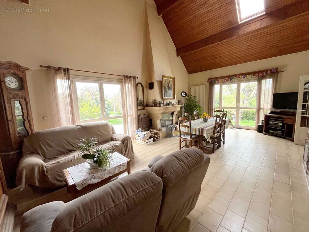 Maison à MEZY-SUR-SEINE