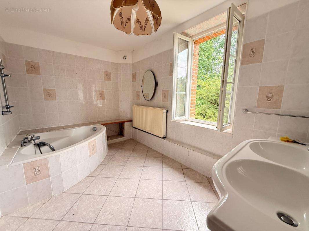 Propriété de caractère 284m² habitable, 5 chambres, annexe + grange sur terrain de 6885m² 197 000 € - photo 12