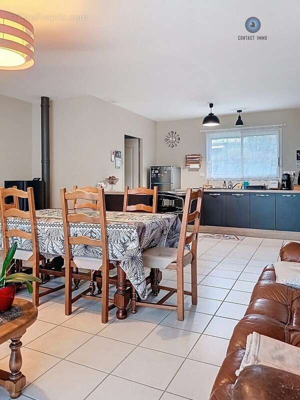 Maison à LE LARDIN-SAINT-LAZARE