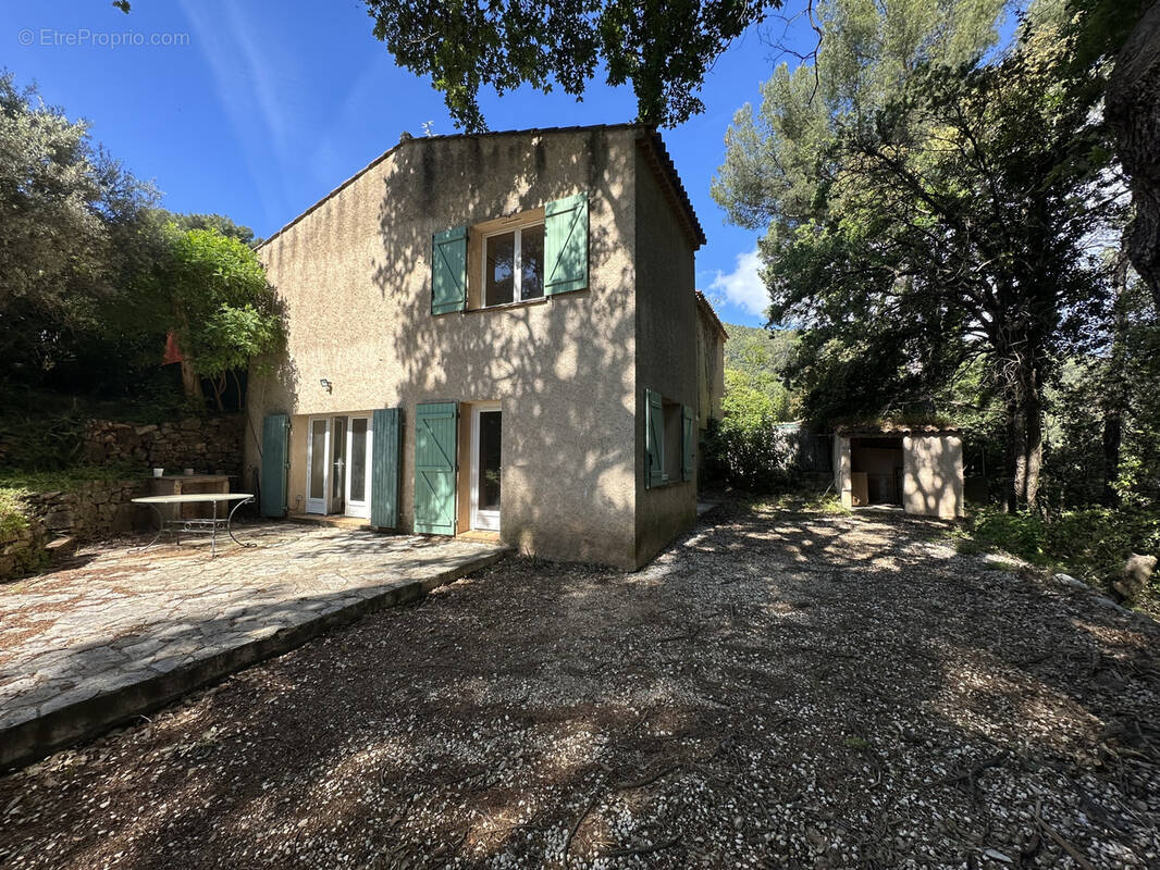 Maison à SOLLIES-VILLE