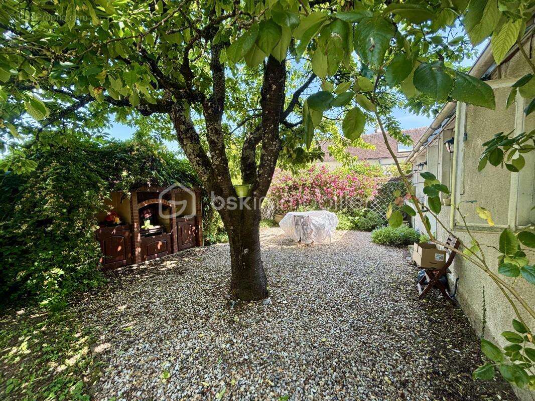 Maison familiale 135 m² – 4 chambres dont 2 suites parentales – Jardin intime sans vis-à-vis - photo 13